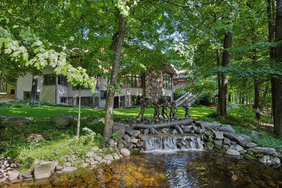 1420 Tamarack DR, Medina, MN 55356