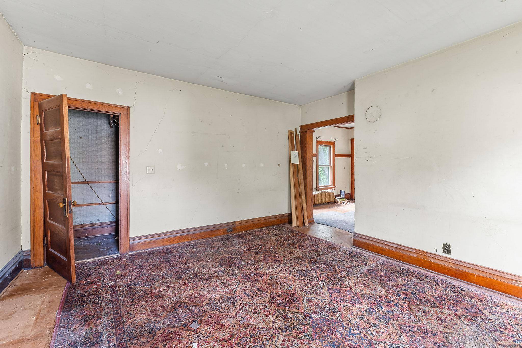 Minneapolis, MN 55404,2416 13th AVE S