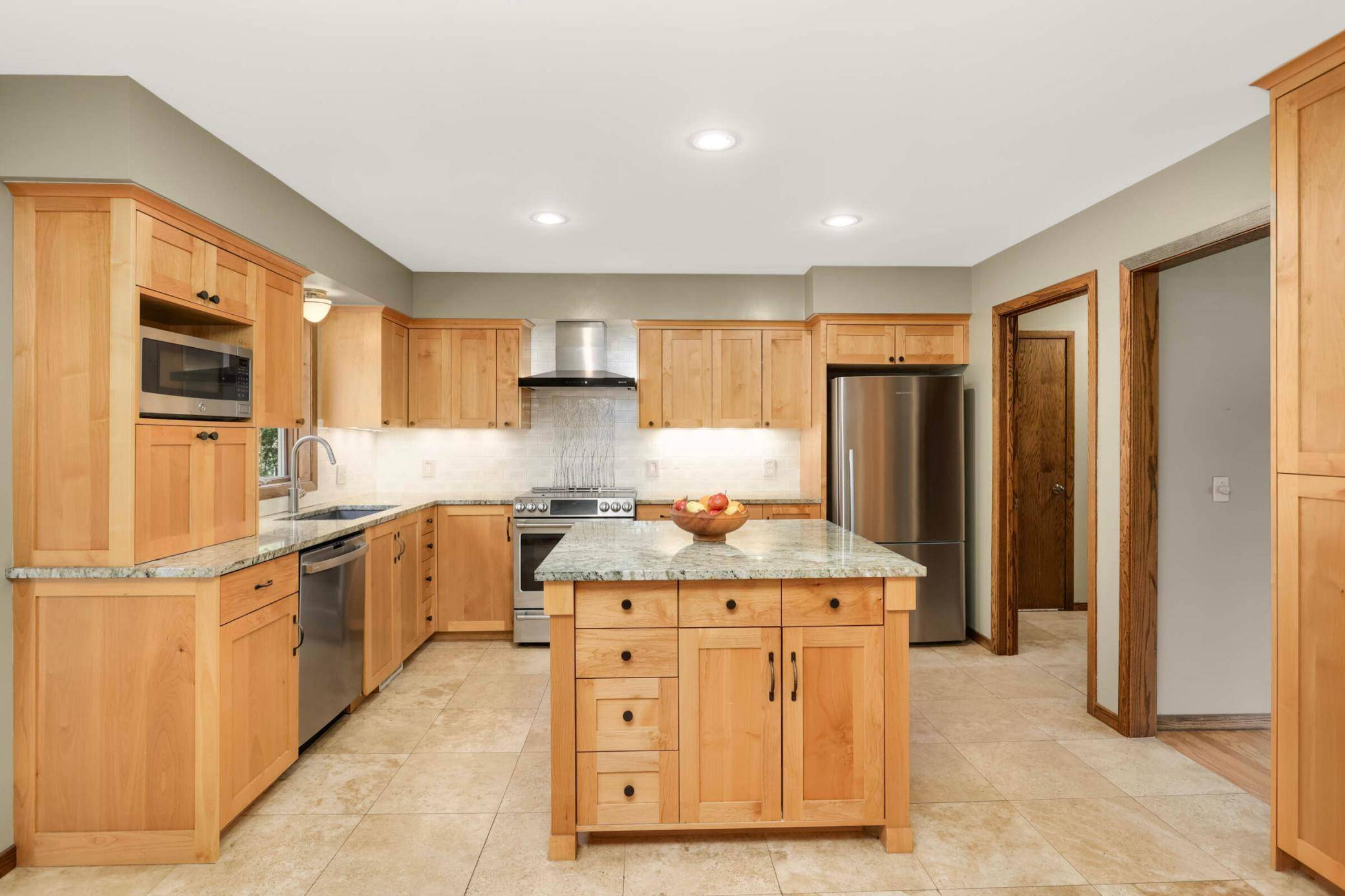 Eagan, MN 55123,878 Lakewood Hills RD