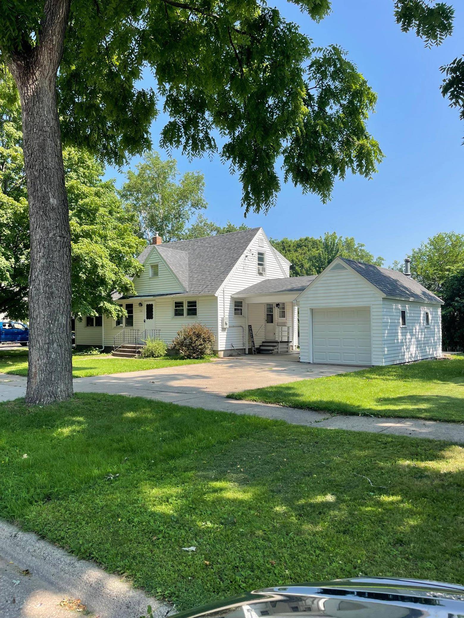 715 S Garden ST, Lake City, MN 55041