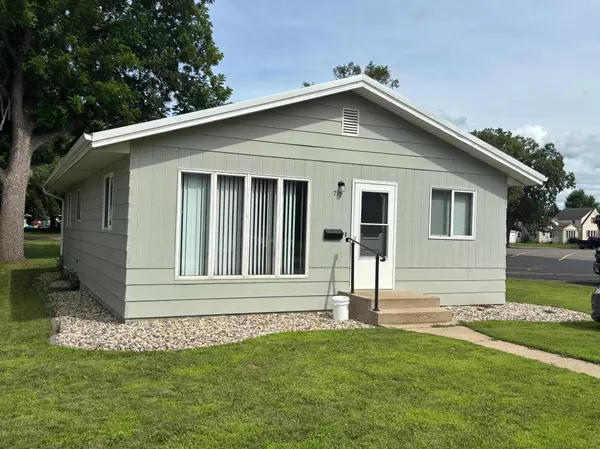712 Logan AVE, Jackson, MN 56143