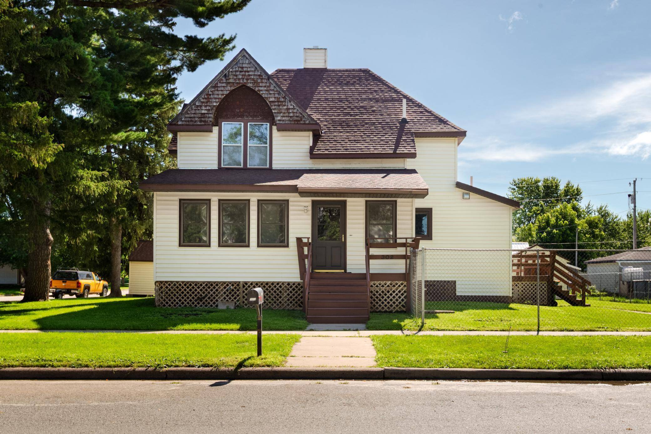 Houston, MN 55943,302 S Ellsworth ST
