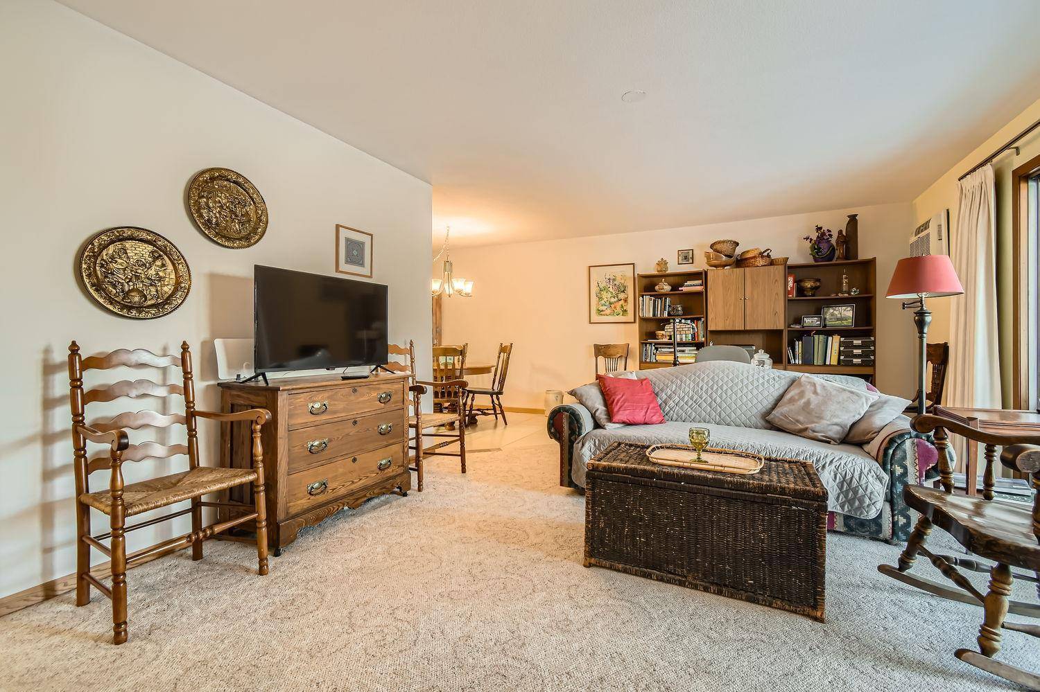 Edina, MN 55435,6309 York AVE S #204