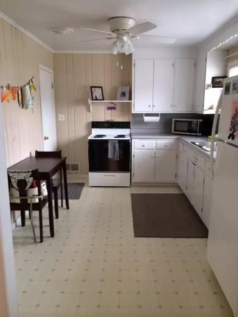 Waconia, MN 55387,524 W 3rd ST