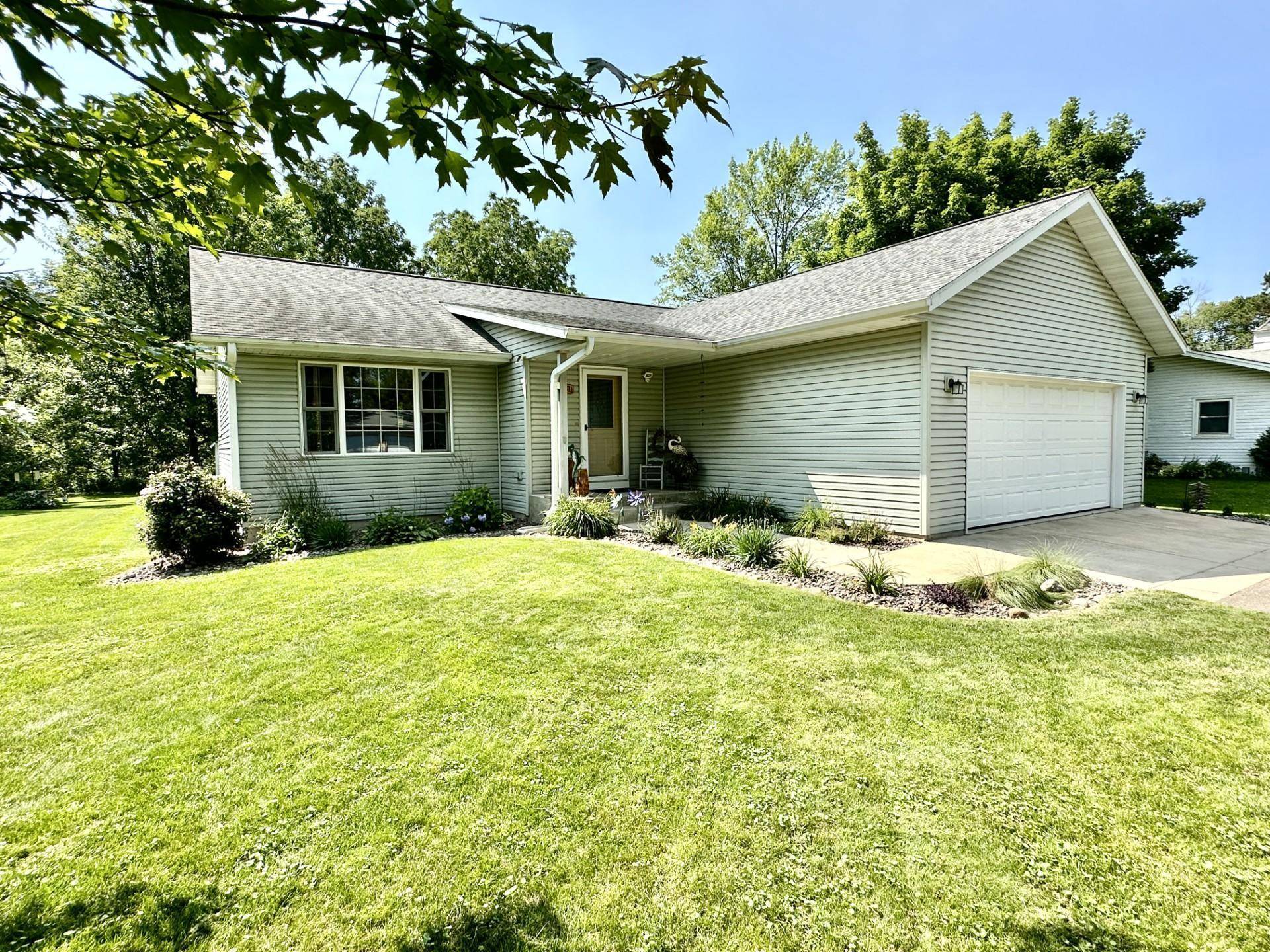 811 Riverview AVE, Colfax, WI 54730