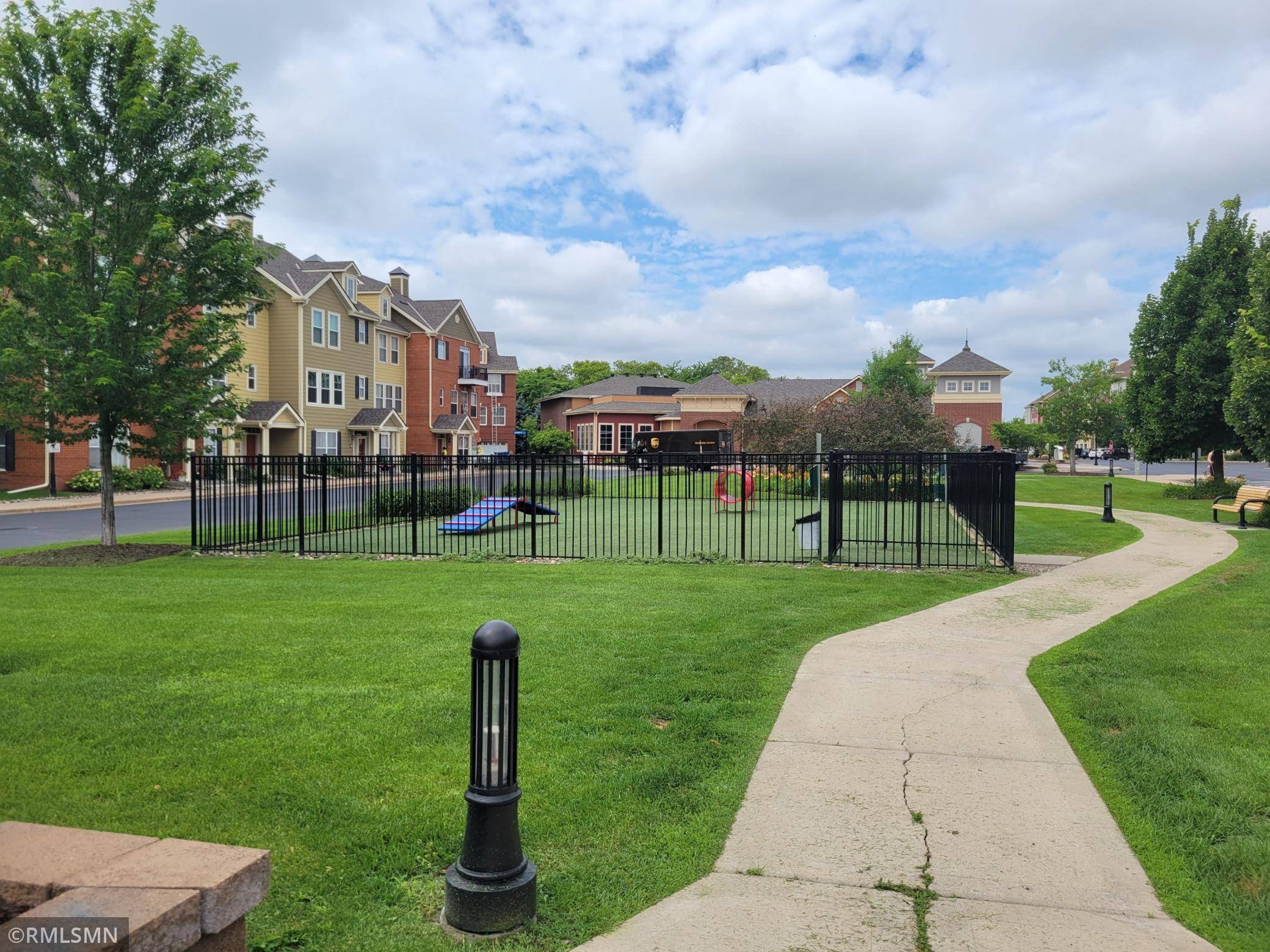 Woodbury, MN 55129,10266 Bleeker ST