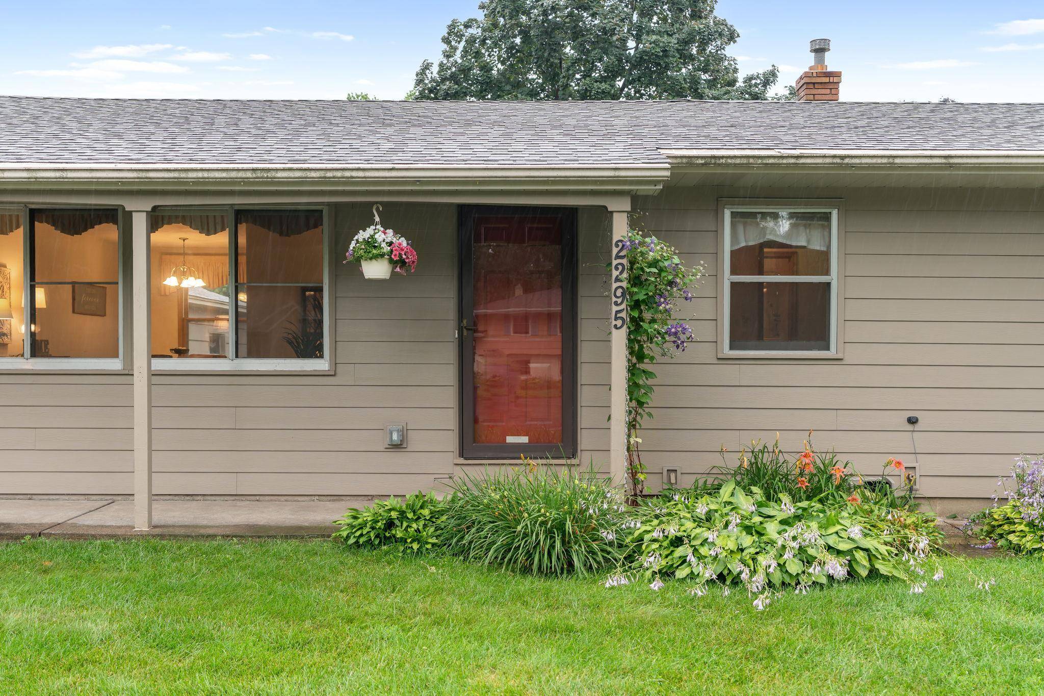 White Bear Lake, MN 55110,2295 Sierra DR