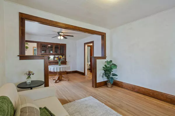 Saint Paul, MN 55104,1294 Hubbard AVE