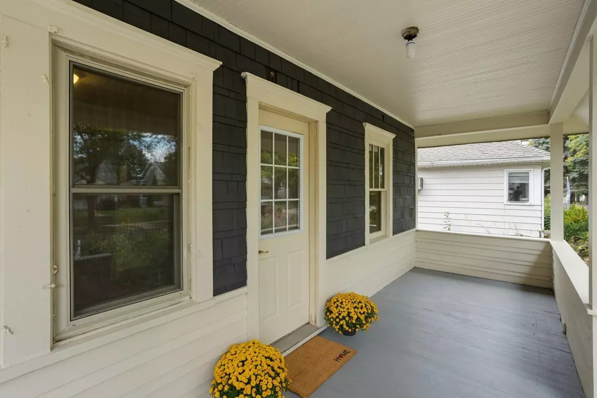 Saint Paul, MN 55104,1294 Hubbard AVE