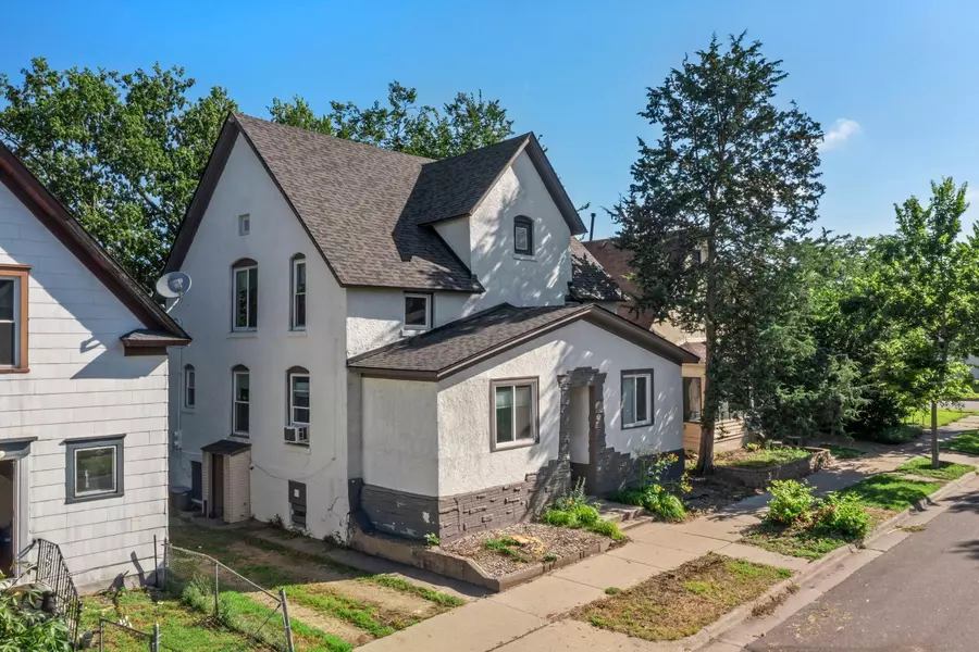 823 20th AVE NE, Minneapolis, MN 55418