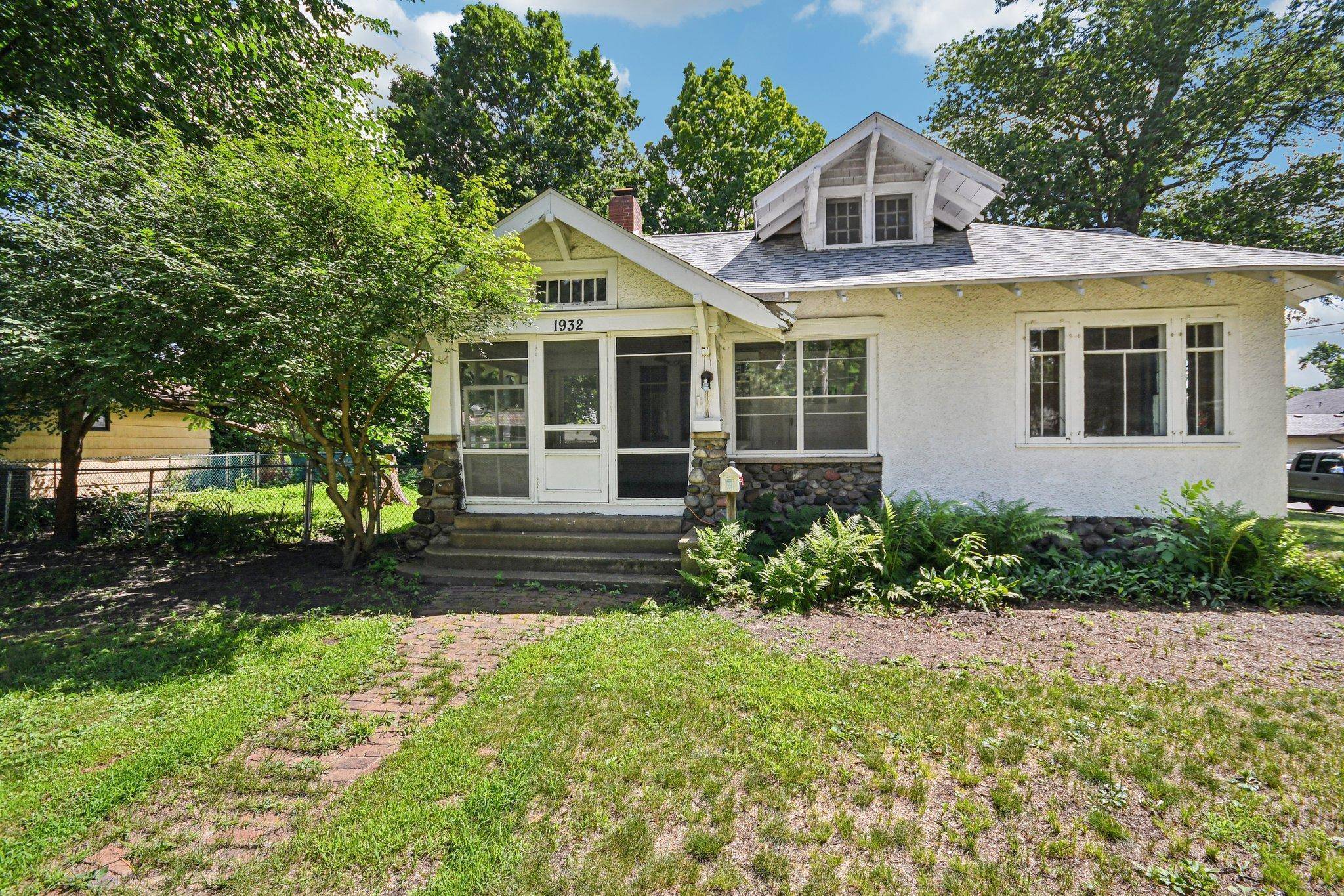 1932 Birch Lake AVE, White Bear Lake, MN 55110