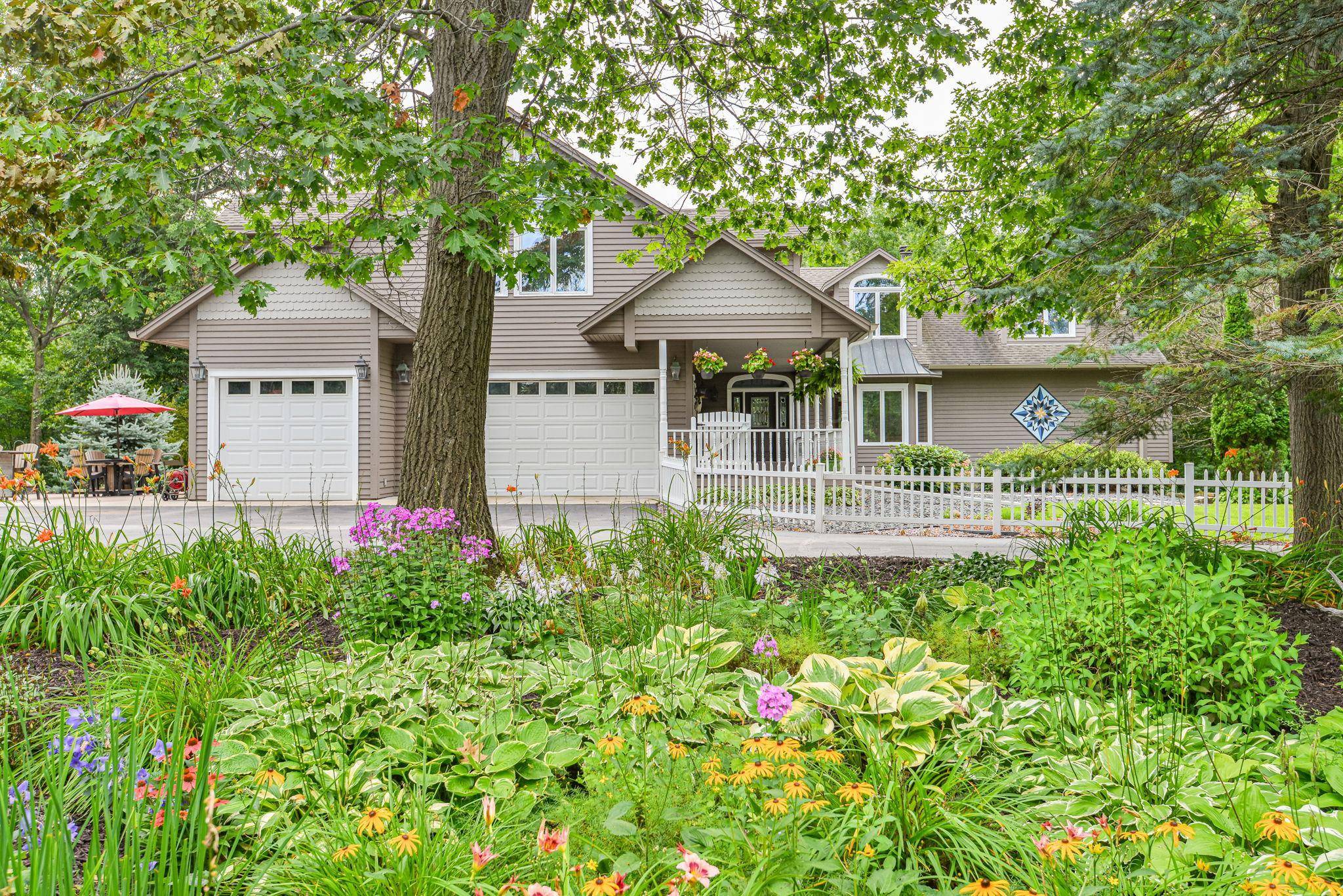 Chisago City, MN 55013,10069 Stacy TRL