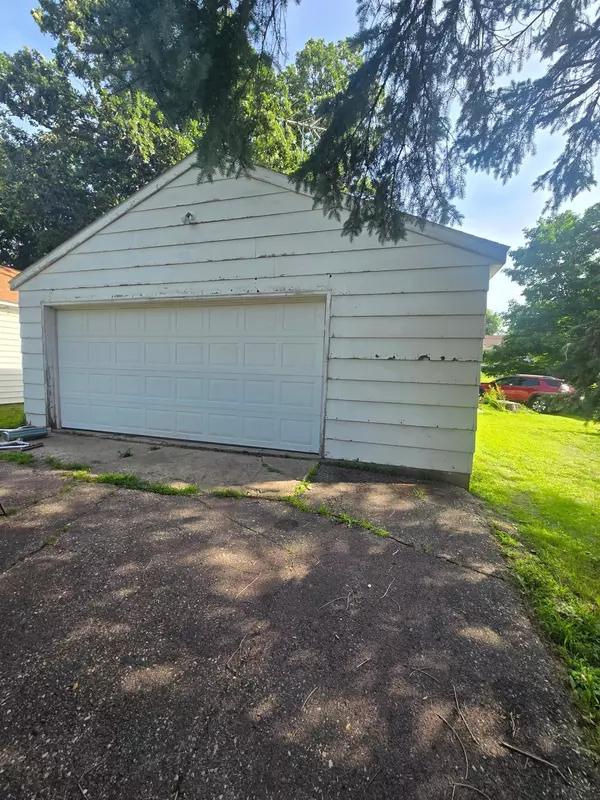 Albert Lea, MN 56007,642 Marshall ST