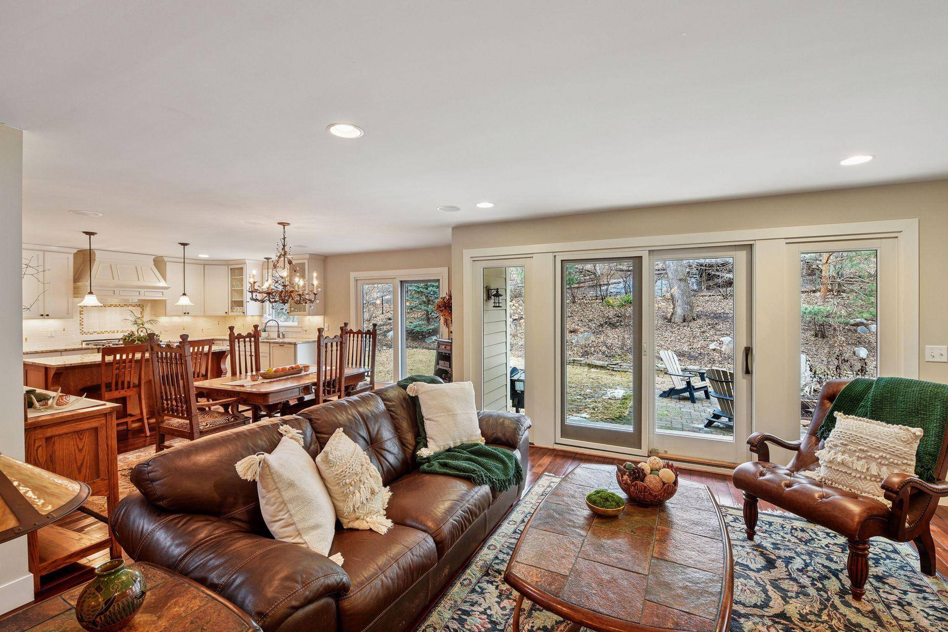 Wayzata, MN 55391,220 Glenbrook RD N