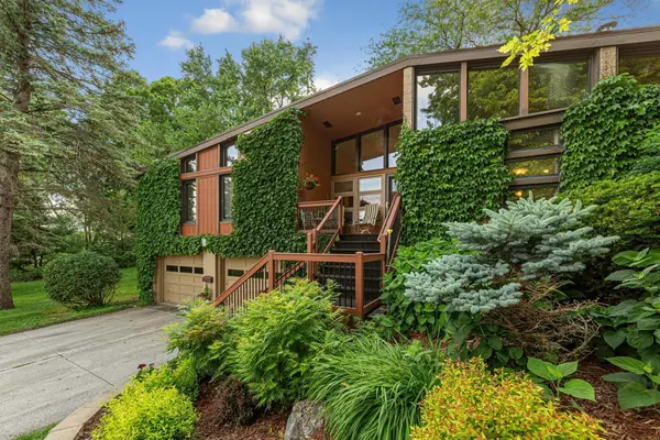 Owatonna, MN 55060,360 Thomas AVE