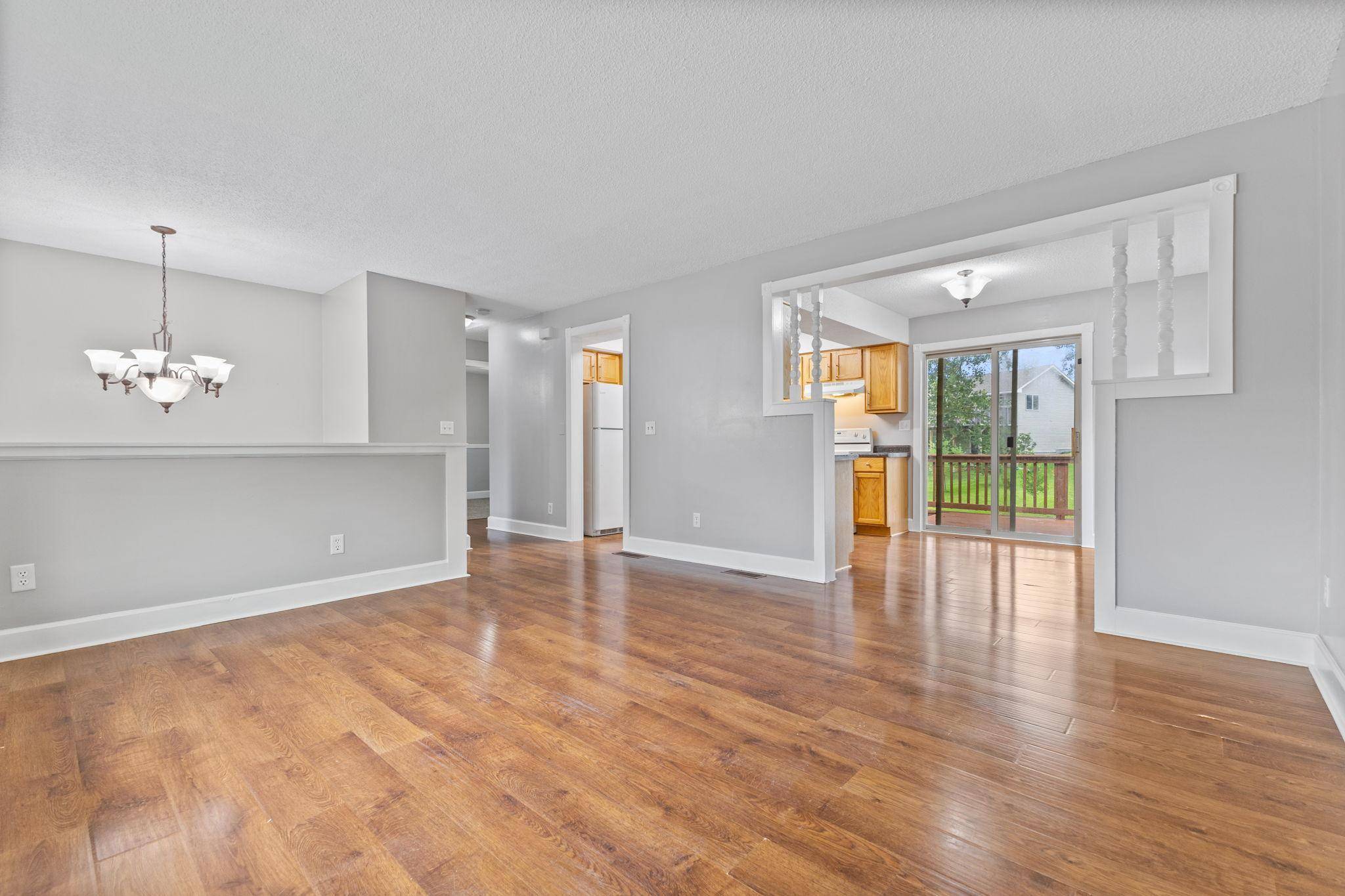 Forest Lake, MN 55025,825 10th AVE SW
