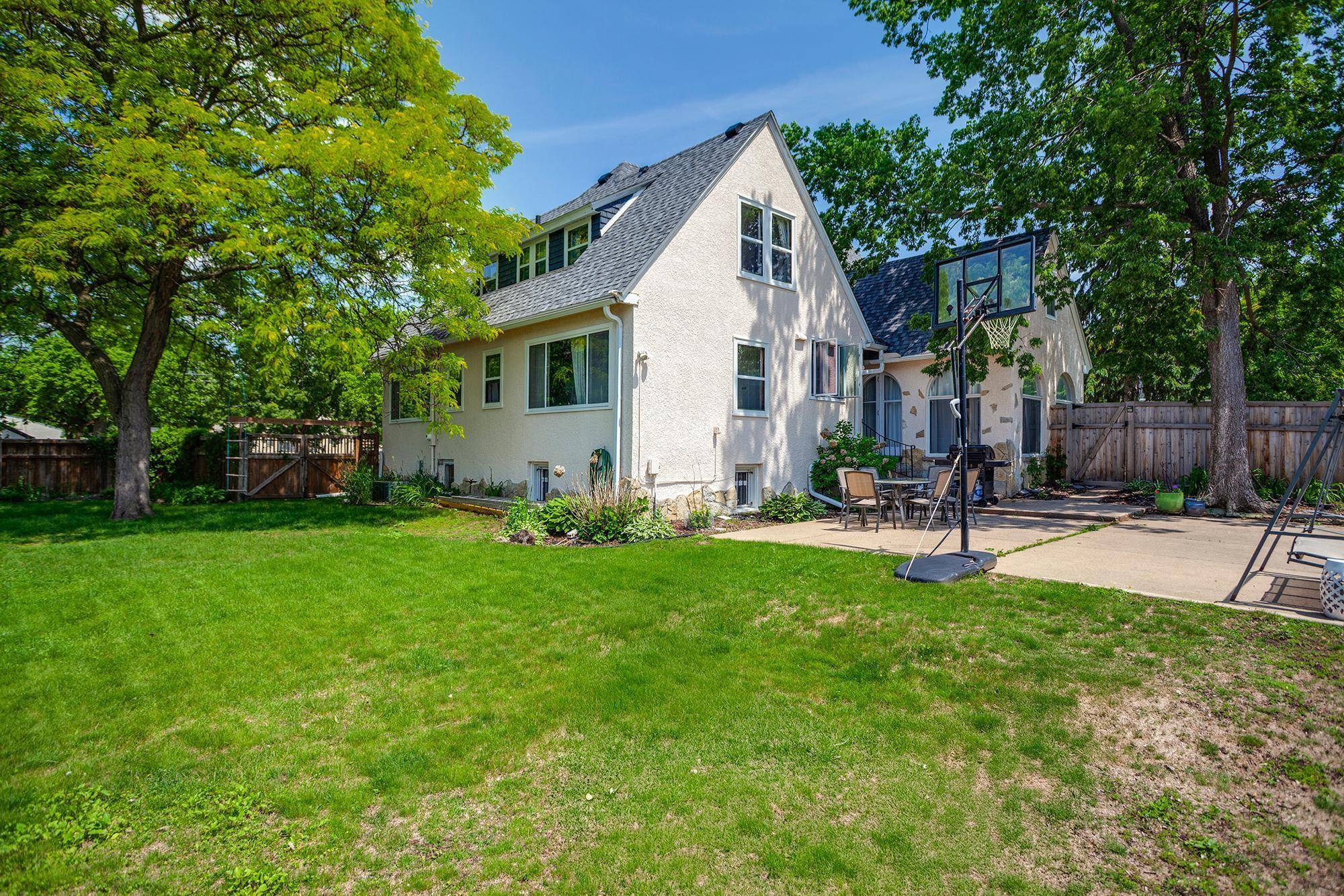 Minneapolis, MN 55419,5800 Bryant AVE S