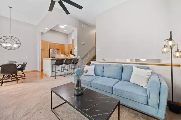 Prior Lake, MN 55372,5036 Bluff Heights TRL SE