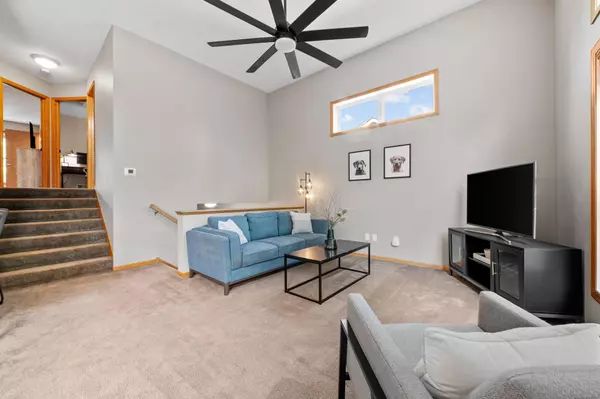 Prior Lake, MN 55372,5036 Bluff Heights TRL SE