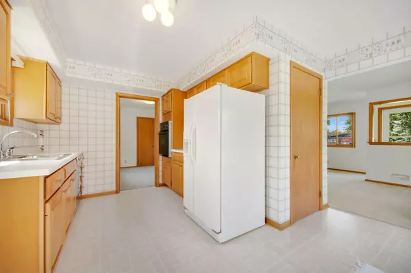 Eden Prairie, MN 55347,14981 Ridge RD