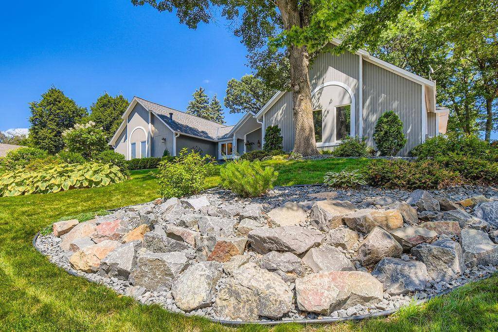 Vadnais Heights, MN 55127,4536 Foothill TRL