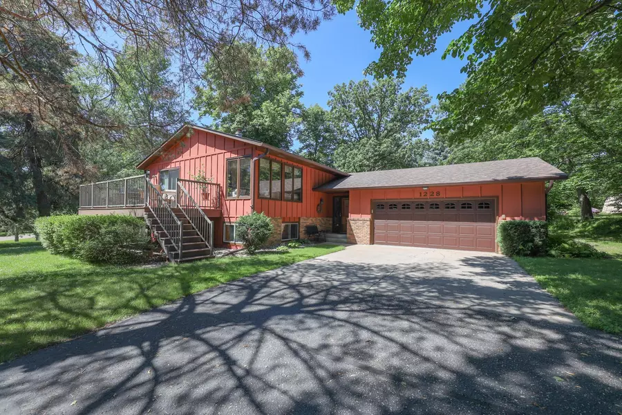 1228 Melody LN, Alexandria, MN 56308