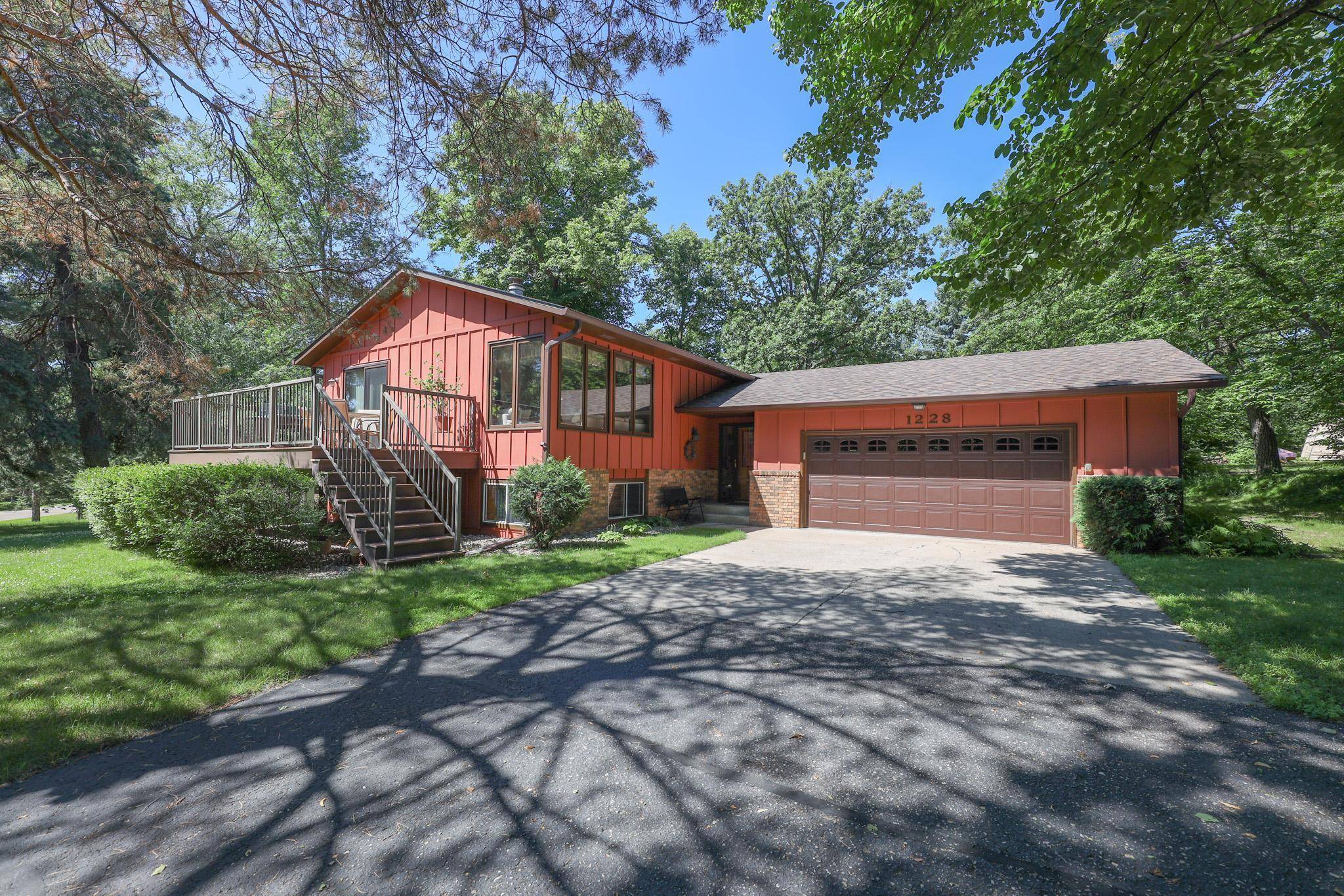 1228 Melody LN, Alexandria, MN 56308