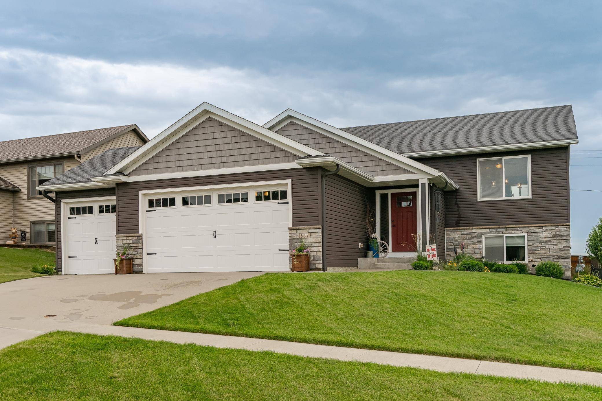 657 Towne DR NE, Byron, MN 55920