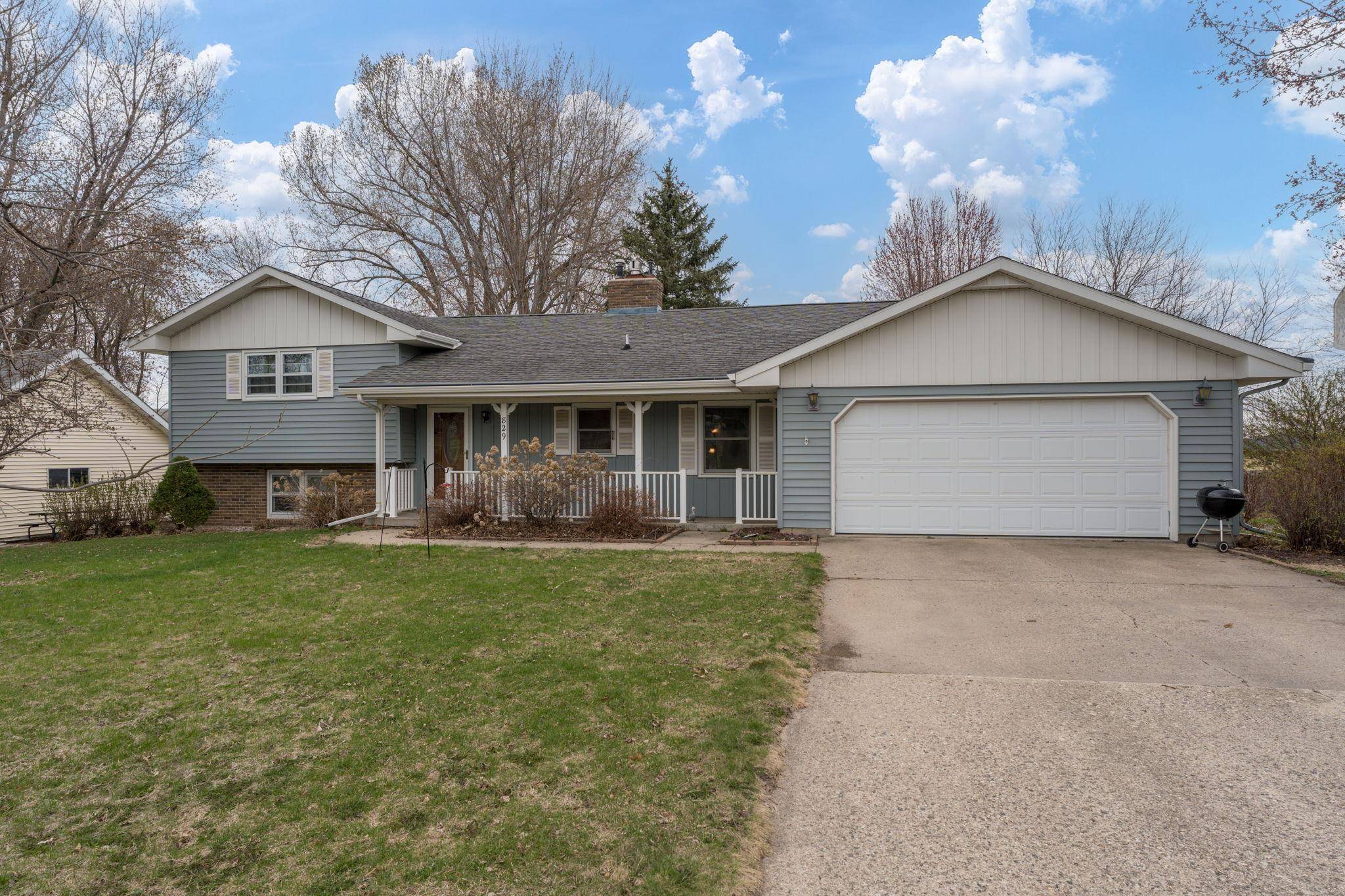 Saint Peter, MN 56082,829 Church ST