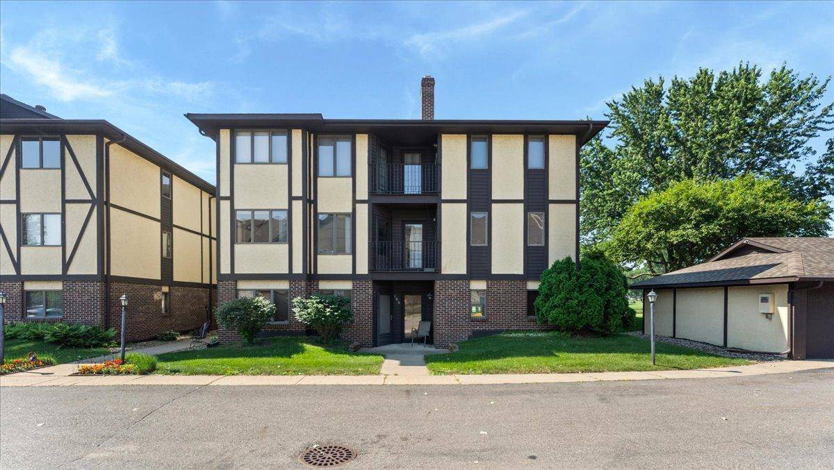 Saint Cloud, MN 56301,245 Park AVE S #206