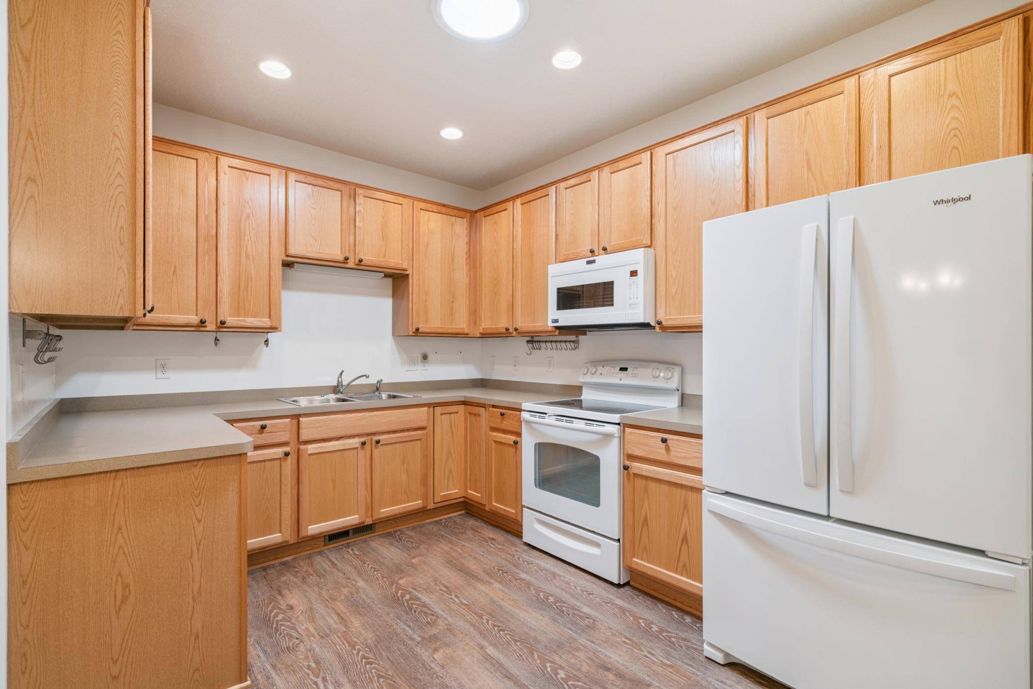 Blaine, MN 55449,12600 Midway CT NE #B