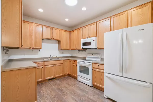 Blaine, MN 55449,12600 Midway CT NE #B