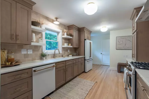 Edina, MN 55436,6000 Hansen RD