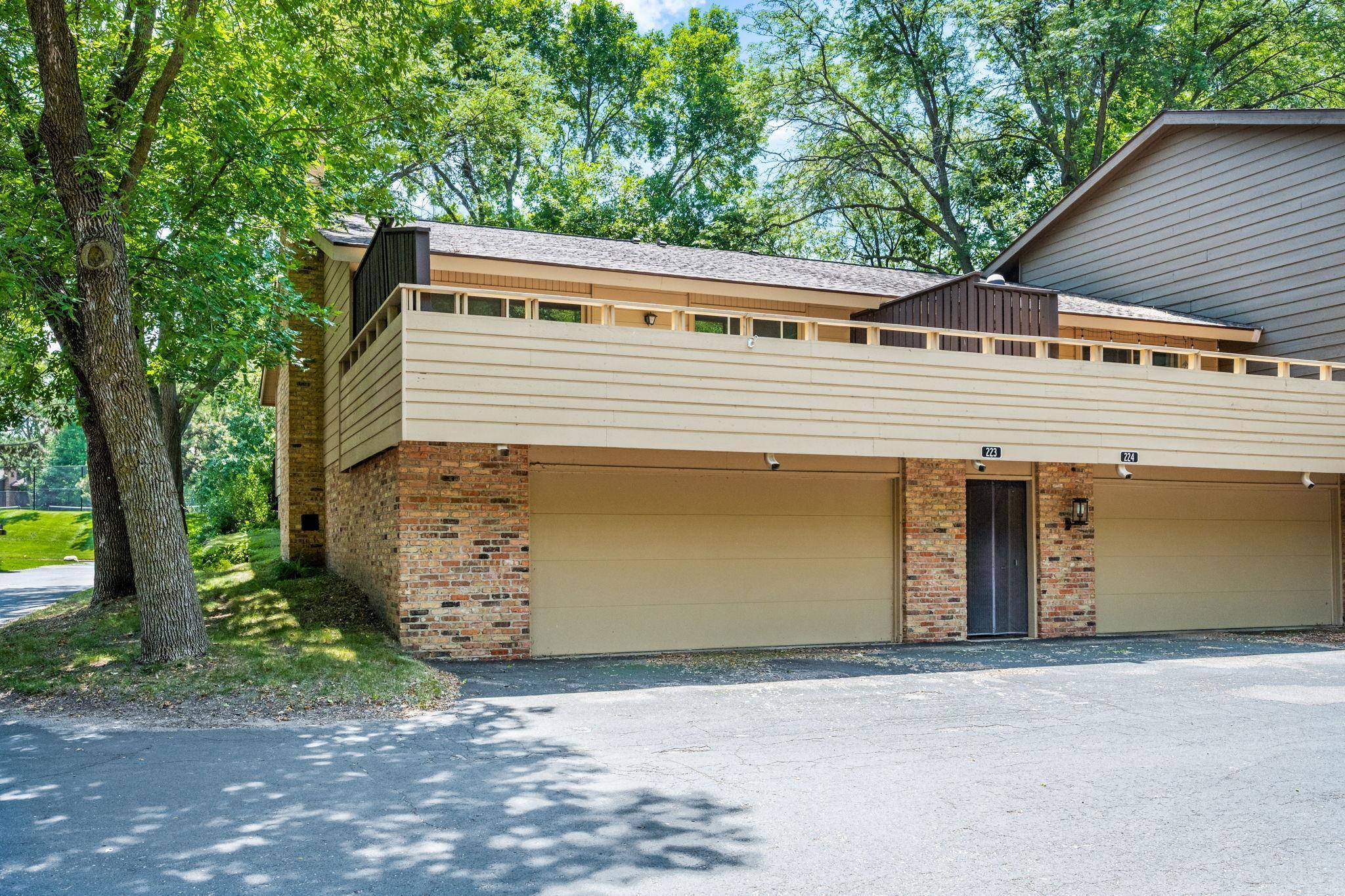 Burnsville, MN 55337,223 Birnamwood DR