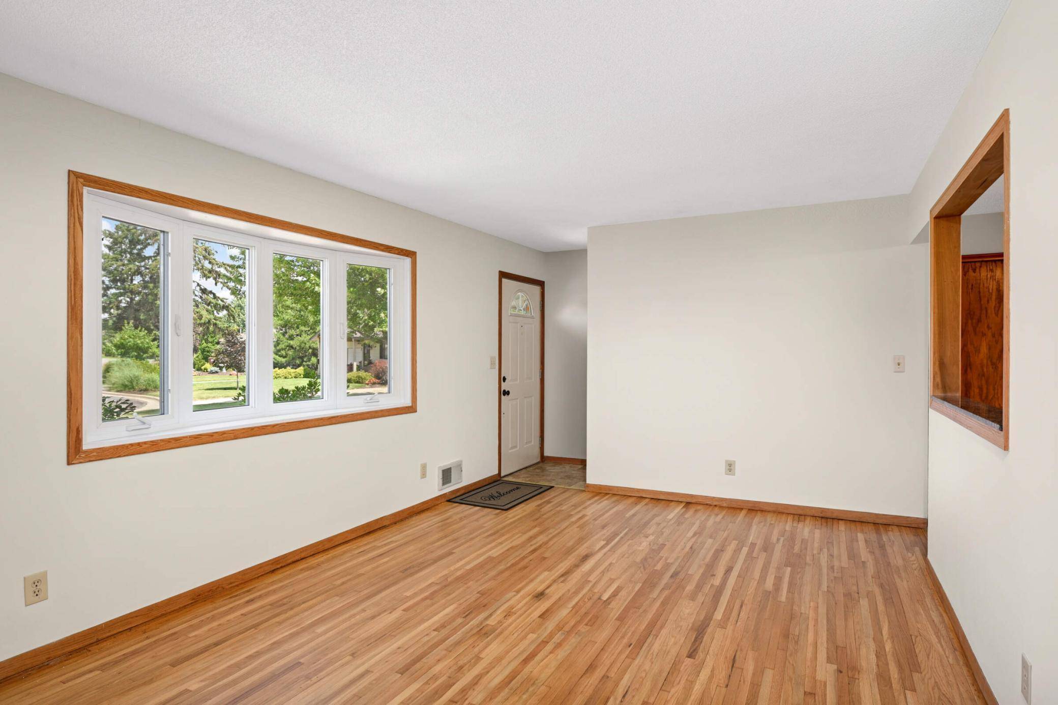 Inver Grove Heights, MN 55076,4096 71st ST E