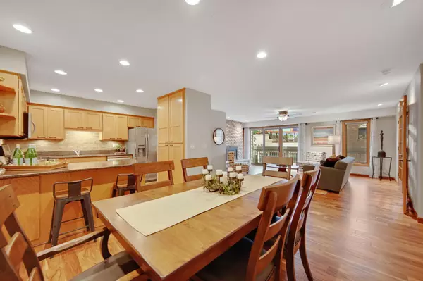 Edina, MN 55410,4360 France AVE S #2