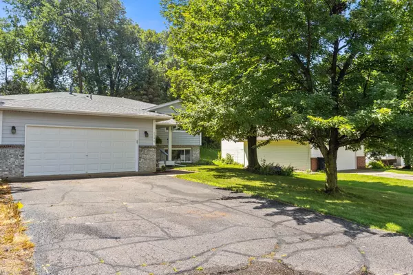 8040 170th ST W, Lakeville, MN 55044