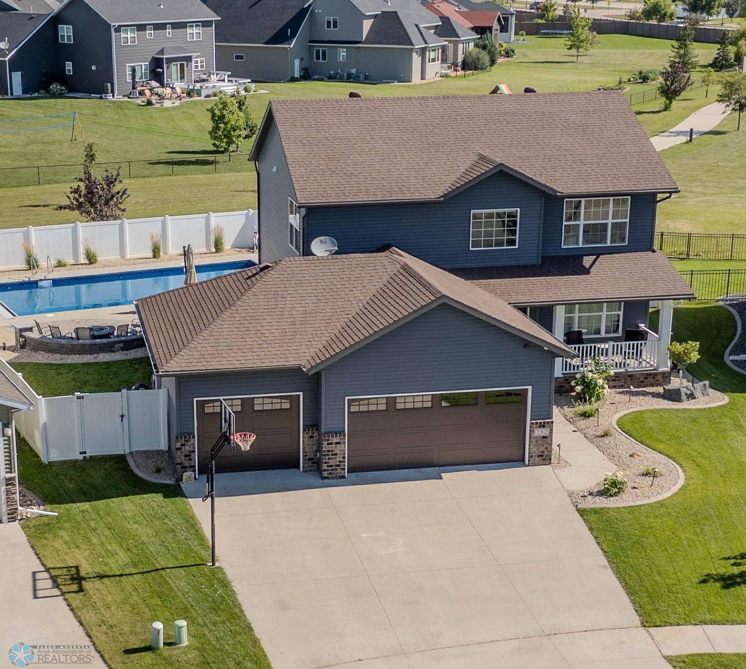 252 30th AVE E, West Fargo, ND 58078