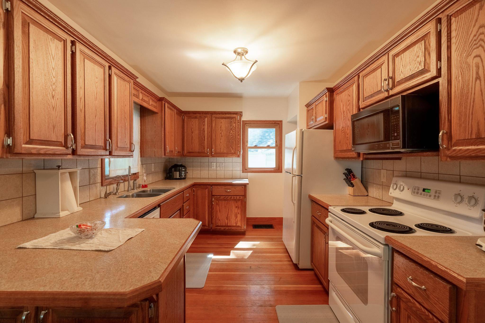 Lake Crystal, MN 56055,212 S Oakland ST