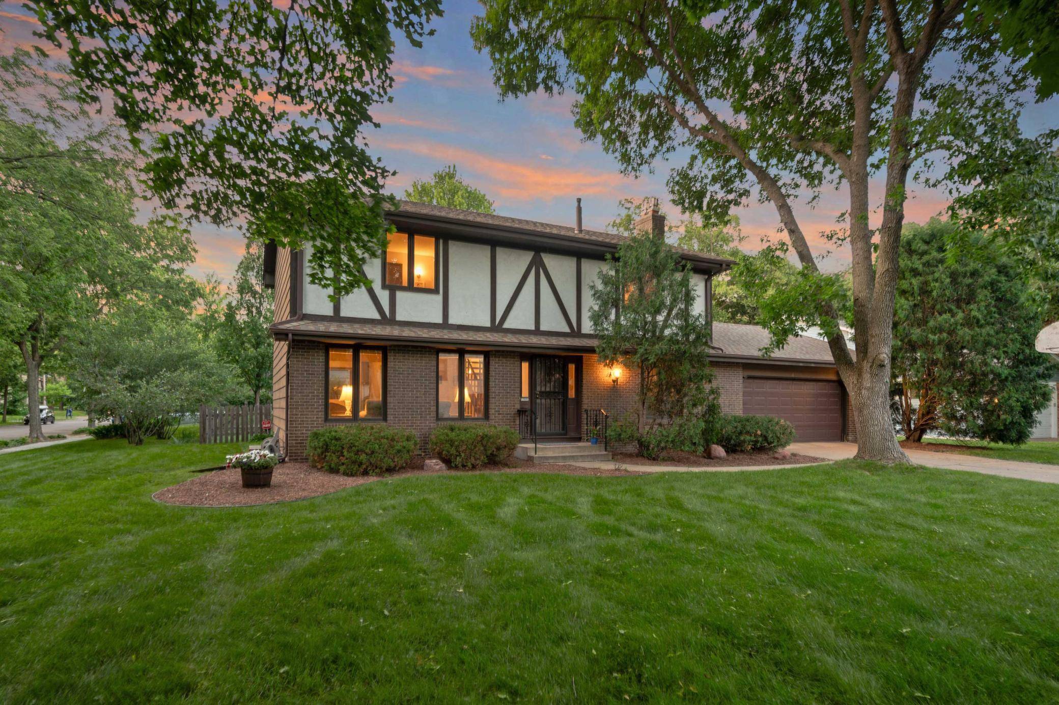 4600 Glabe LN, Minneapolis, MN 55406