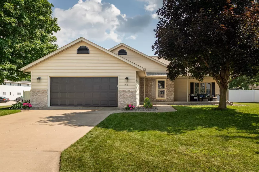 101 Dell AVE, La Crescent, MN 55947