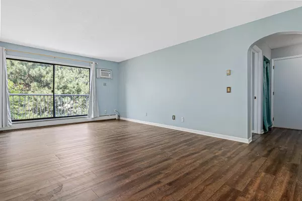 Edina, MN 55435,7340 York AVE S ##210