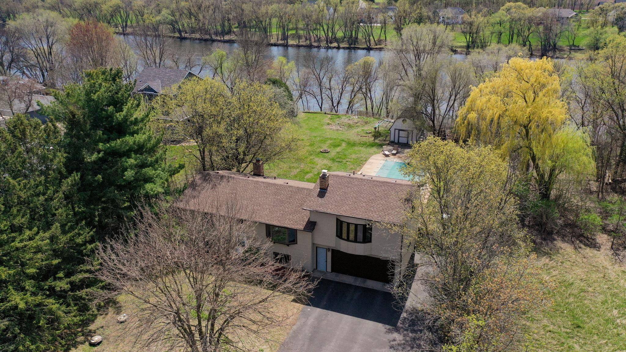 13812 Riverview DR NW, Elk River, MN 55330