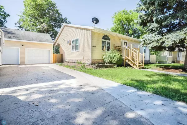 1830 5th AVE S, Fargo, ND 58103