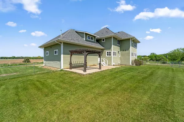 West Lakeland Twp, MN 55082,2724 Neal AVE N