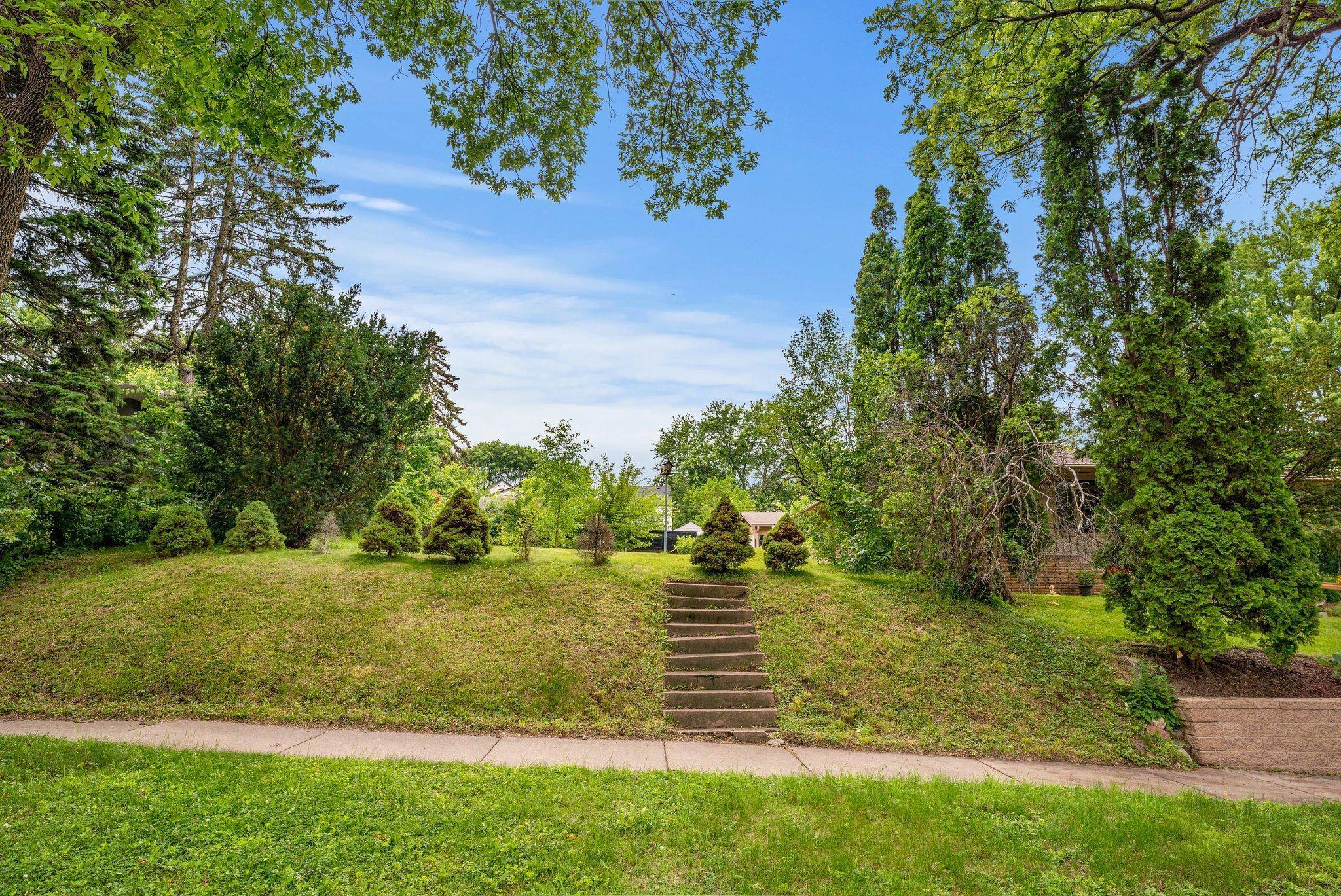 8XX Humboldt AVE, West Saint Paul, MN 55118