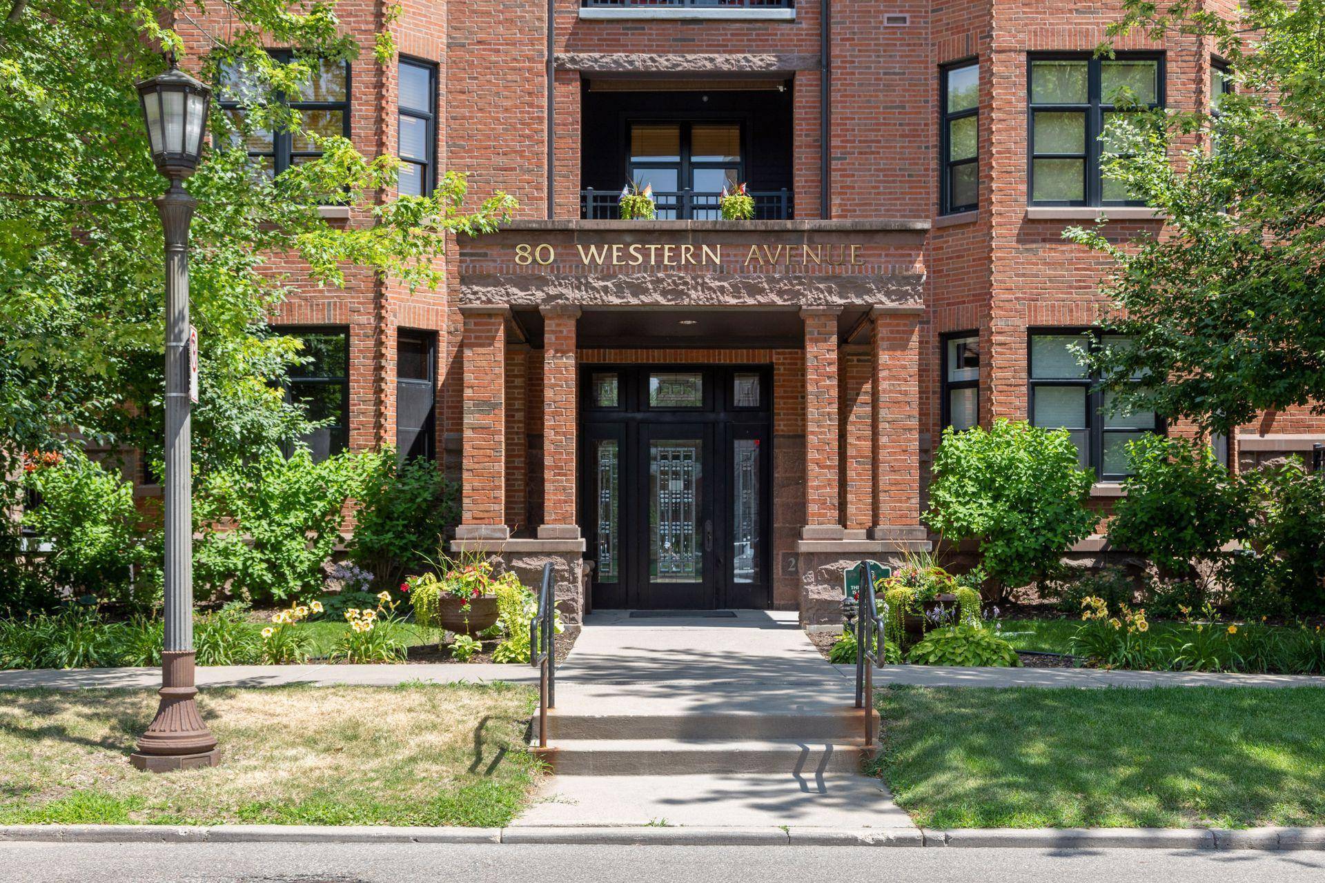 Saint Paul, MN 55102,80 Western AVE N #103