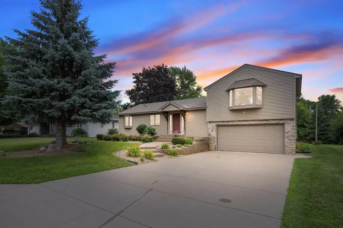 Maplewood, MN 55109,1238 Shryer AVE E