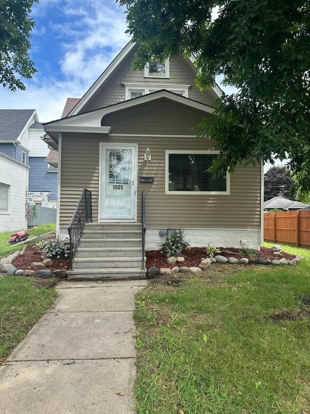 Albert Lea, MN 56007,1005 S Broadway AVE