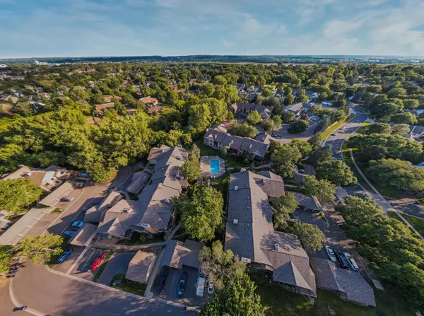 7019 W 110th Street CIR #15, Bloomington, MN 55438